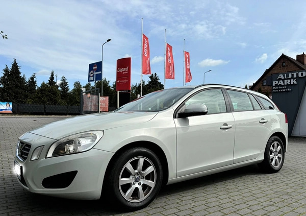 Volvo V60 cena 32990 przebieg: 202000, rok produkcji 2011 z Czarnków małe 56